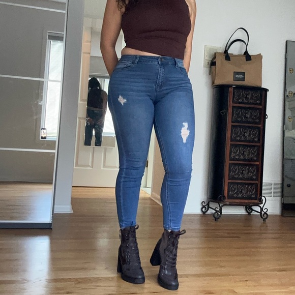 Booty Lifting Skinny Ankle Jeans NWT - Picture 12 of 15